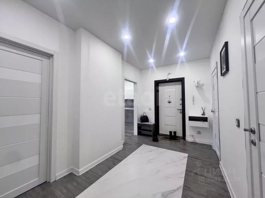 1-к кв. Тюменская область, Тюмень ул. Мельникайте, 32к2 (49.3 м) - Фото 1