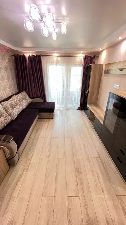 3-к кв. Свердловская область, Екатеринбург ул. Новаторов, 8В (90.0 м) - Фото 1