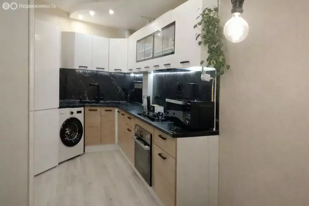 3-комнатная квартира: Волгоград, район Семь Ветров, улица Константина ... - Фото 2