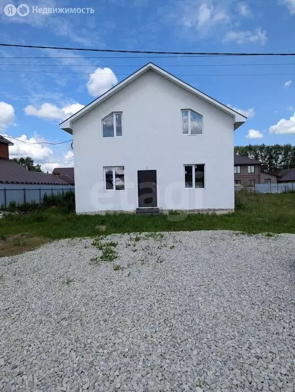 Дом в село Акбердино, улица Аквалангистов (120 м) - Фото 1