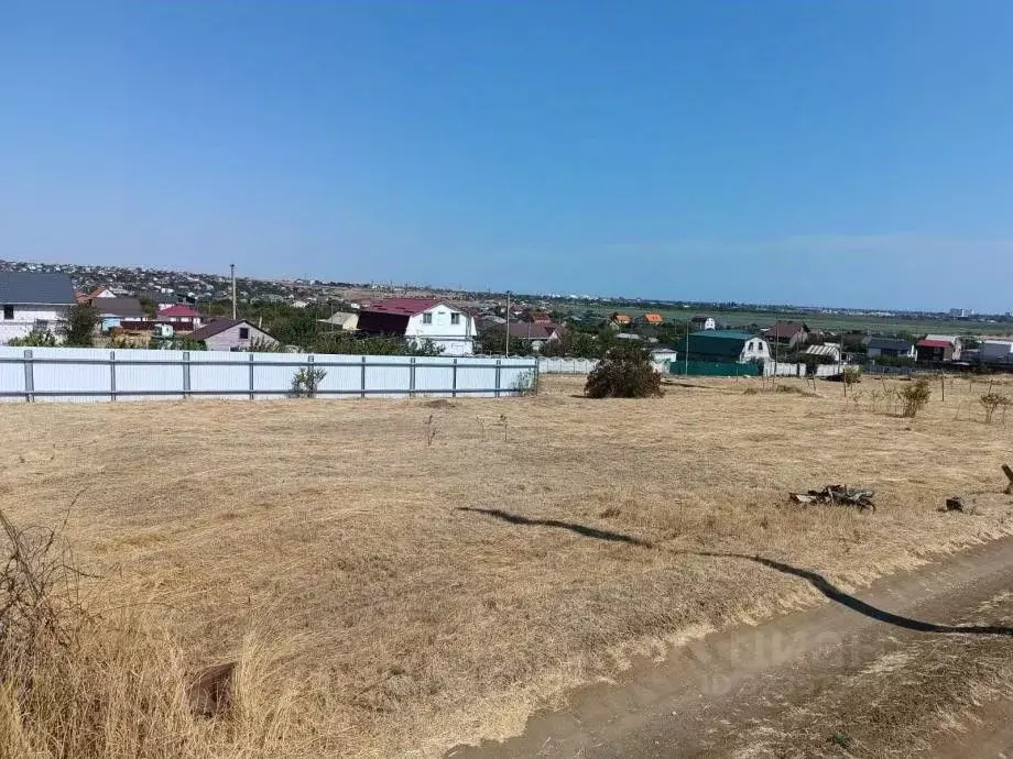 Участок в Крым, Феодосия ул. Вити Коробкова (6.0 сот.) - Фото 1