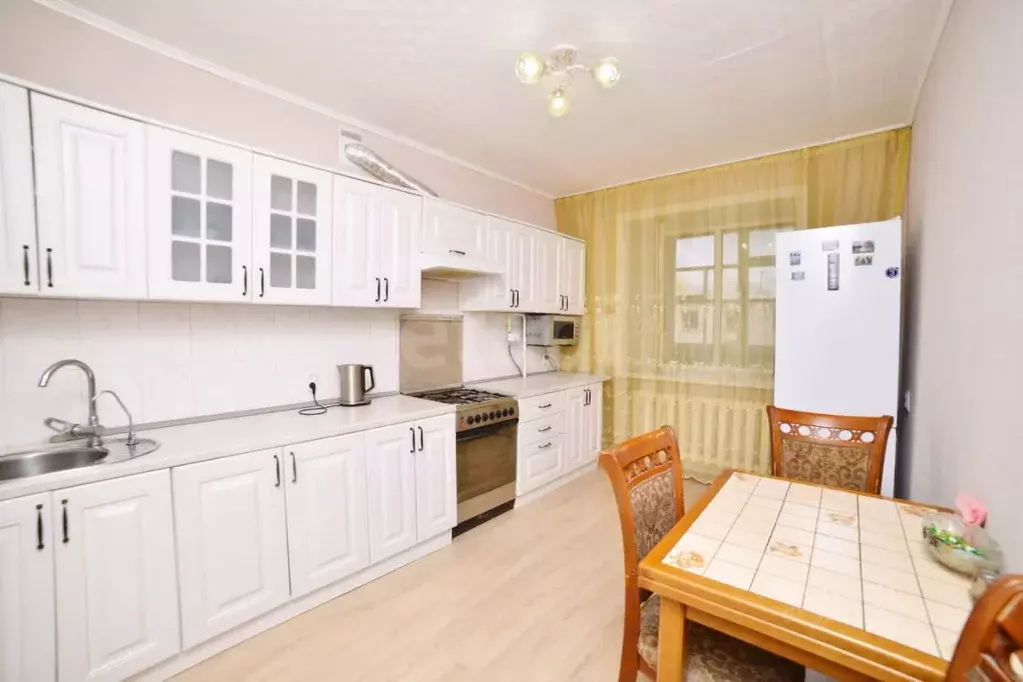 4-к кв. Саха (Якутия), Якутск ул. Газовиков, 26 (93.3 м) - Фото 1