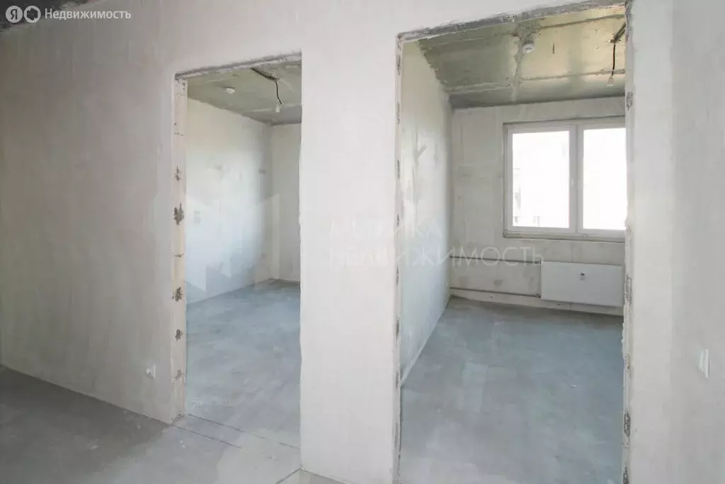 2-комнатная квартира: Ялуторовск, улица Новикова, 1 (55 м) - Фото 1