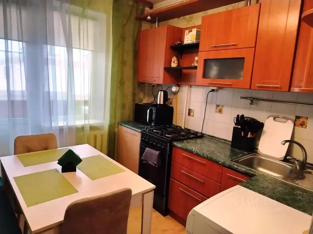 2-к кв. Псковская область, Пушкинские Горы рп ул. Ленина, 26 (52.1 м) - Фото 1