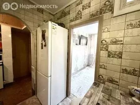 2-комнатная квартира: Омск, микрорайон Привокзальный, улица Карбышева, ... - Фото 1