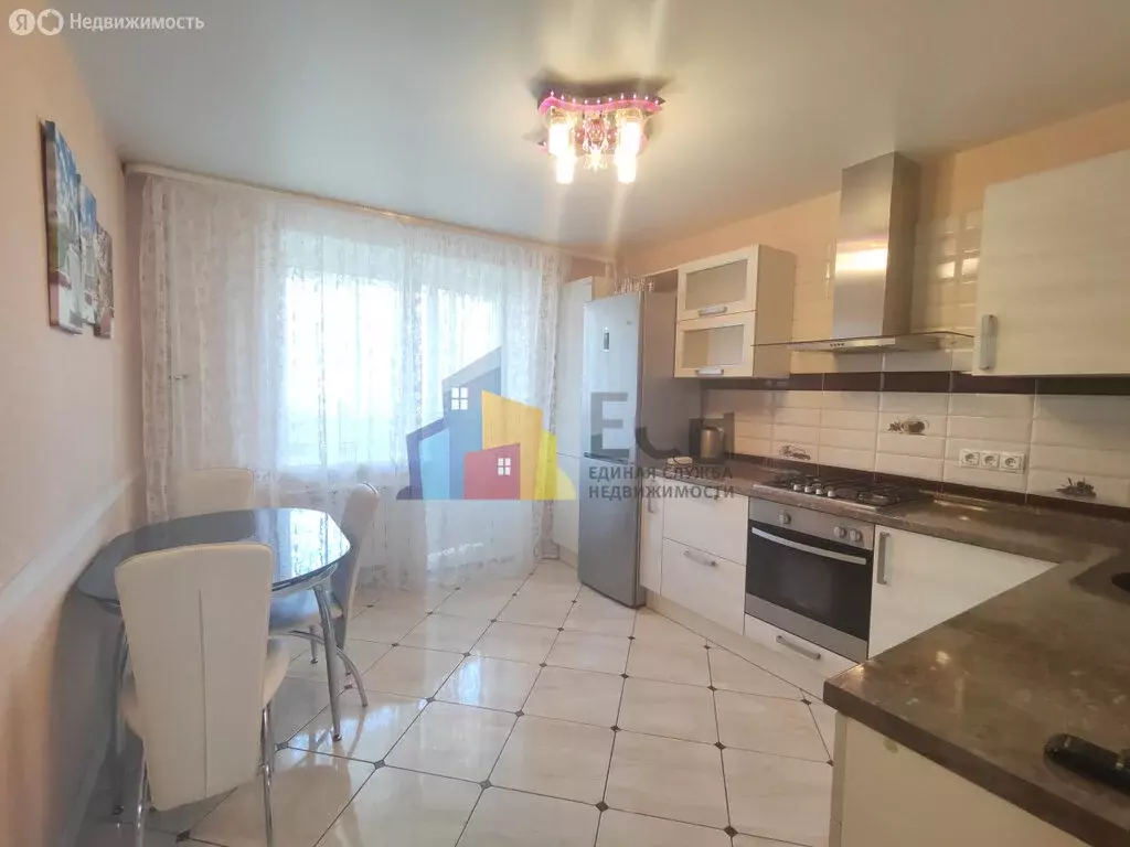 2-комнатная квартира: Новомосковск, улица Генерала Белова, 22 (67 м) - Фото 1
