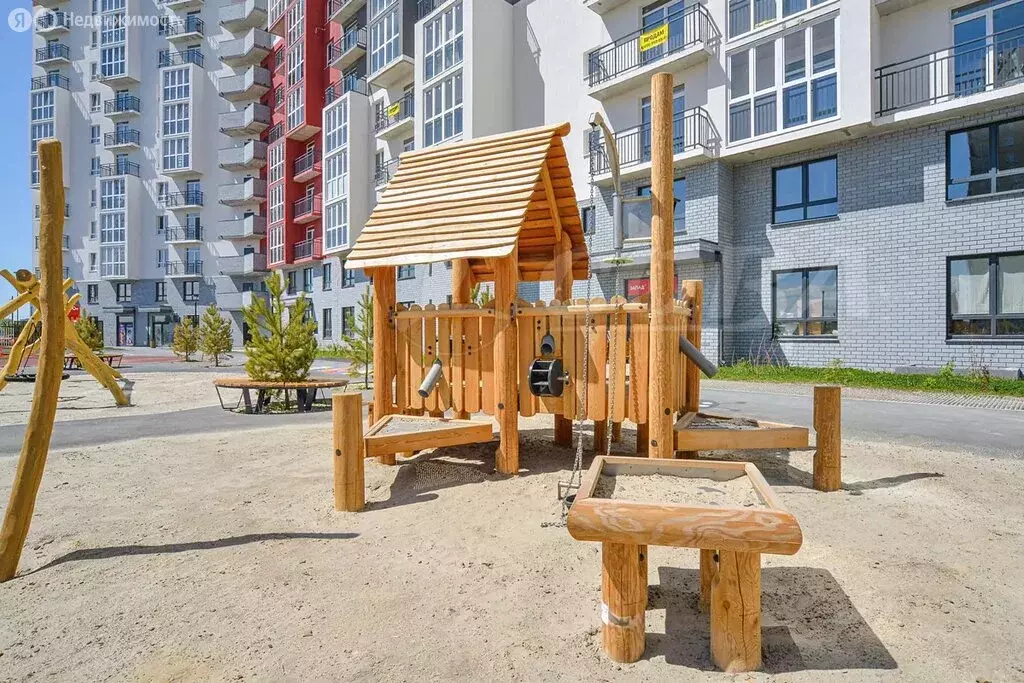 3-комнатная квартира: Тюмень, улица Республики, 204к4 (95 м) - Фото 1