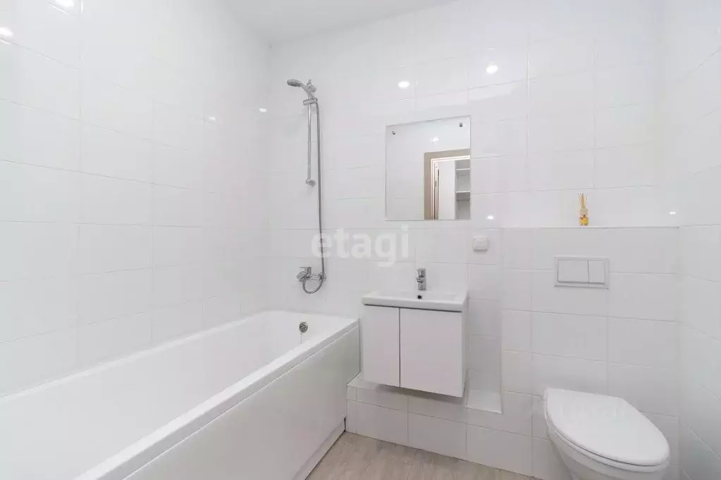 1-к кв. Тюменская область, Тюмень ул. Первооткрывателей, 14 (36.8 м) - Фото 1