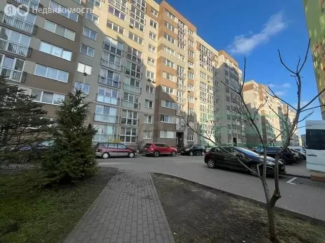 2-комнатная квартира: Калининград, Осенняя улица, 4 (72 м) - Фото 1