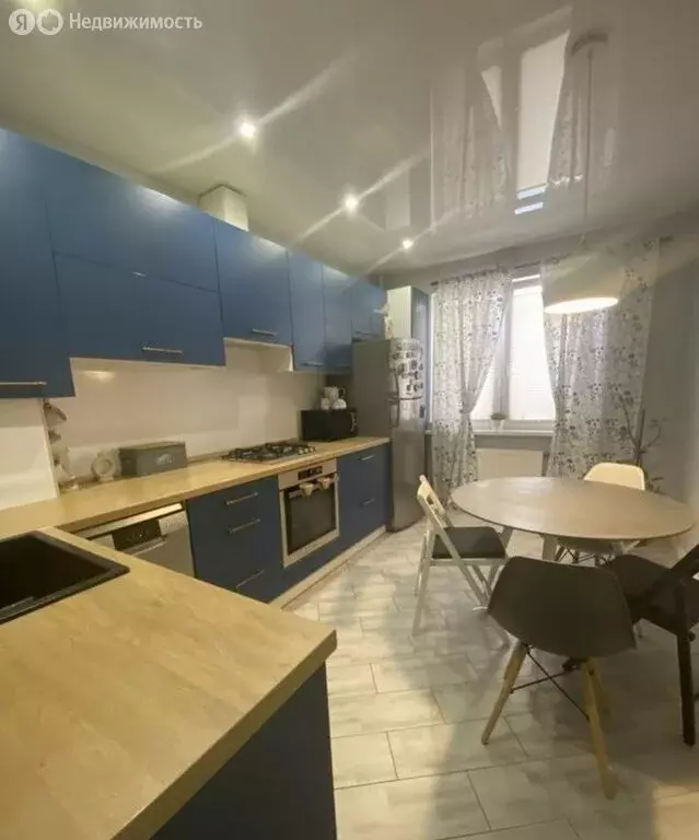 3-комнатная квартира: Калининград, Коммунистическая улица, 39А (76 м) - Фото 0