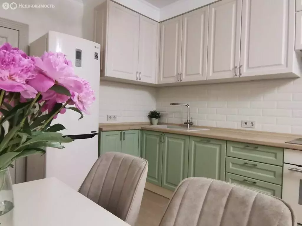 2-комнатная квартира: Краснодар, улица Григория Булгакова, 6 (70 м) - Фото 1