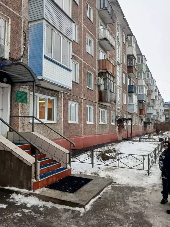 3-к кв. Омская область, Омск ул. 21-я Амурская, 24 (48.0 м) - Фото 1