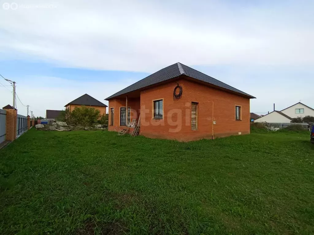 Дом в село Исетское, Светлая улица (335.1 м) - Фото 2