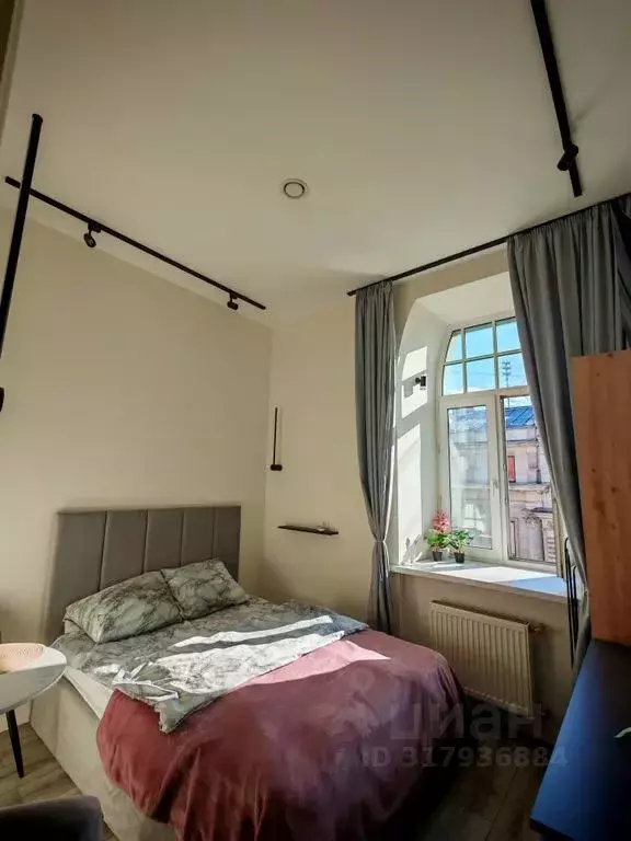 Студия Санкт-Петербург Каменноостровский просп., 45 (18.0 м) - Фото 0