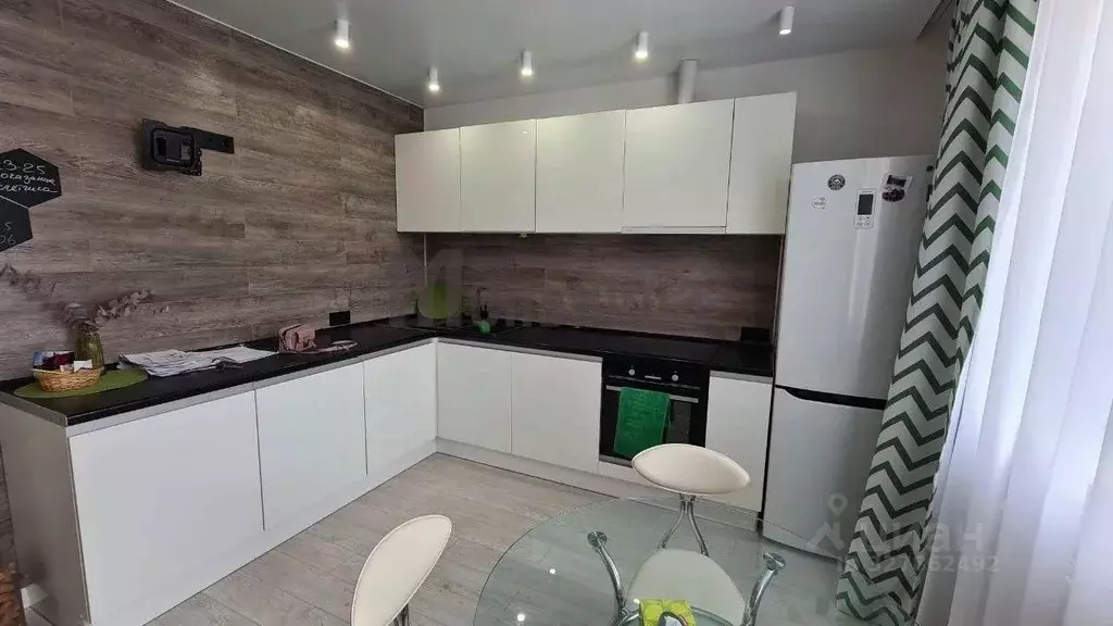 1-к кв. Волгоградская область, Волгоград ул. имени Покрышкина, 6 (48.0 ... - Фото 1