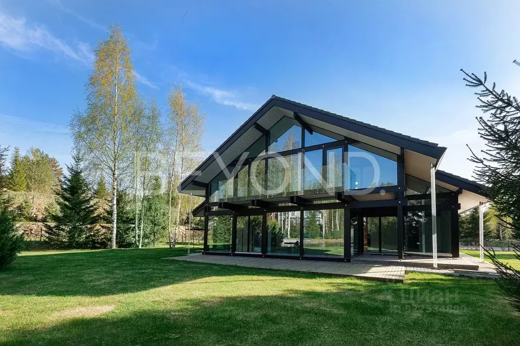 Дом в Ленинградская область, Всеволожский район, Бугровское городское ... - Фото 1