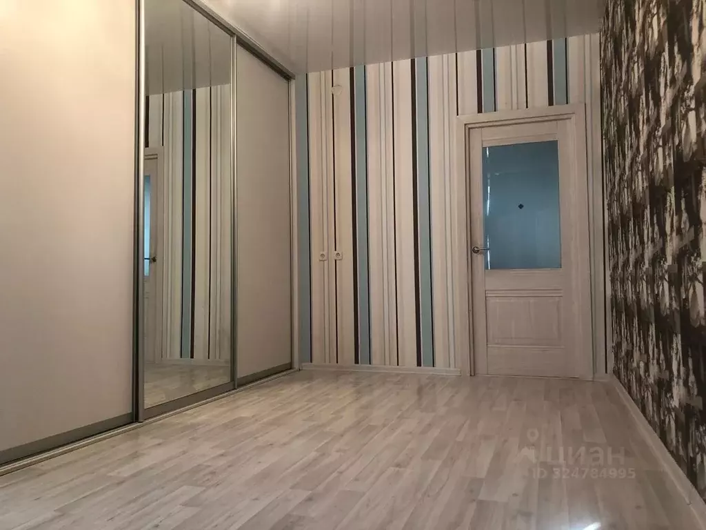 3-к кв. Свердловская область, Екатеринбург ул. Рощинская, 69 (66.6 м) - Фото 2