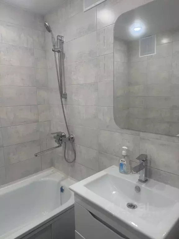 2-к кв. Чувашия, Чебоксары ул. Академика В.Н.Челомея, 14 (64.0 м) - Фото 1