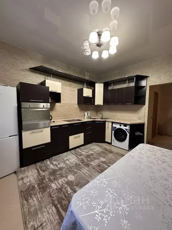 2-к кв. Татарстан, Казань ул. Адоратского, 1 (71.9 м) - Фото 1