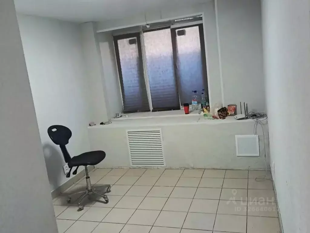 Офис в Свердловская область, Екатеринбург ул. Рощинская, 72А (16 м) - Фото 1