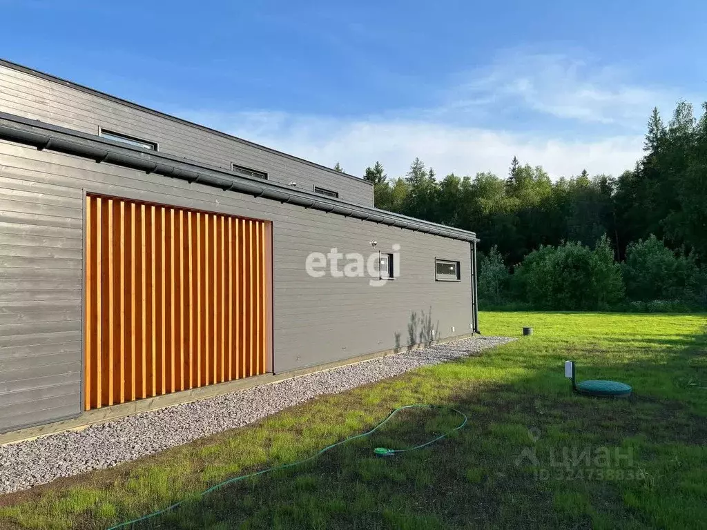 Дом в Ленинградская область, Выборгский район, Рощинское городское ... - Фото 1