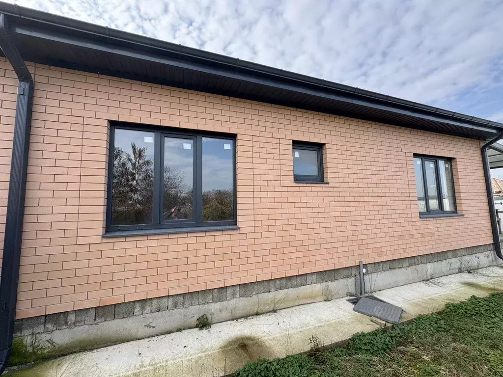 Дом в Краснодарский край, Белореченск ул. Шабанова (110 м) - Фото 1