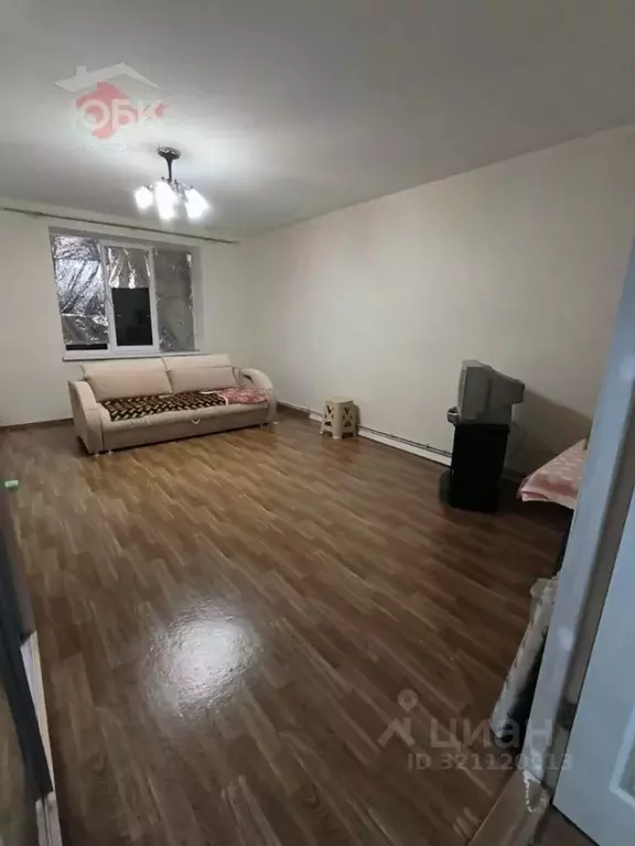 1-к кв. Крым, Сакский район, с. Уютное ул. Кирова, 32 (57.0 м) - Фото 1