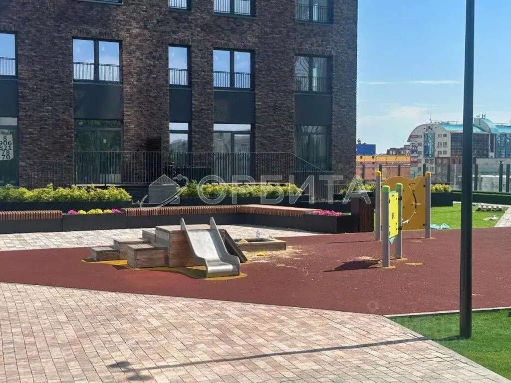 2-к кв. Тюменская область, Тюмень ул. Николая Машарова, 2 (74.9 м) - Фото 2