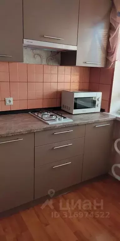 2-к кв. Краснодарский край, Тихорецк ул. Калинина, 107 (452.0 м) - Фото 1