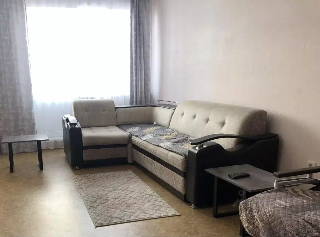 3-к кв. Тюменская область, Тобольск 15-й мкр, 31 (90.0 м) - Фото 0