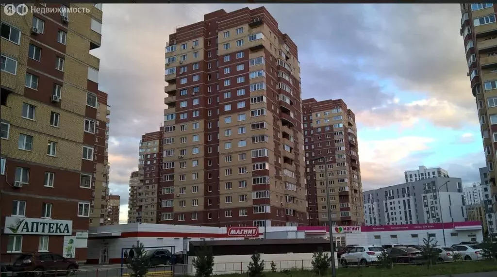 1-комнатная квартира: Тюмень, улица Монтажников, 53 (50 м) - Фото 2