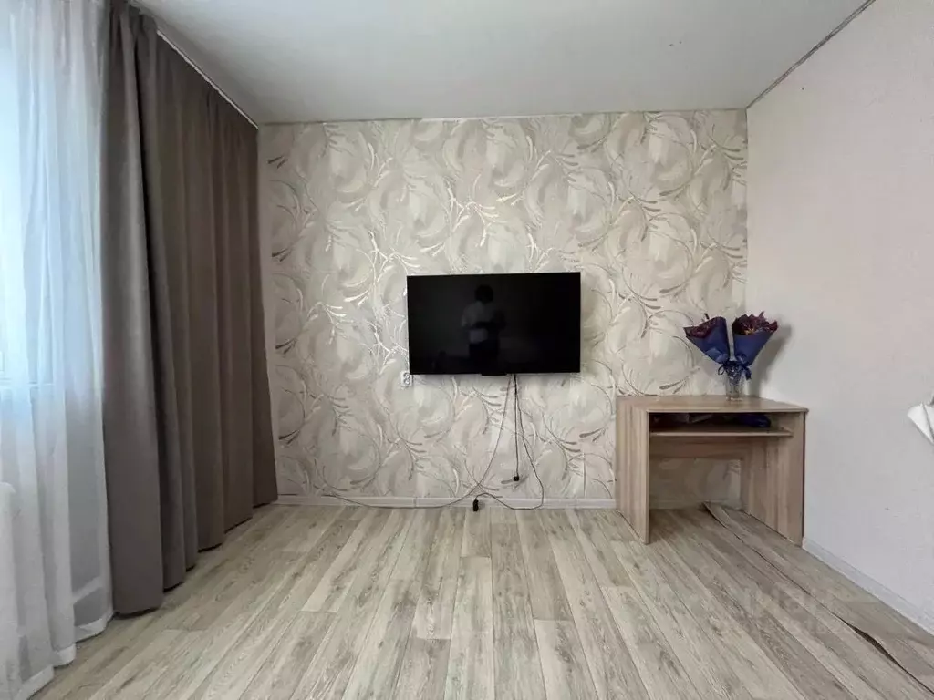 Дом в Оренбургская область, Саракташский район, с. Черный Отрог ... - Фото 1