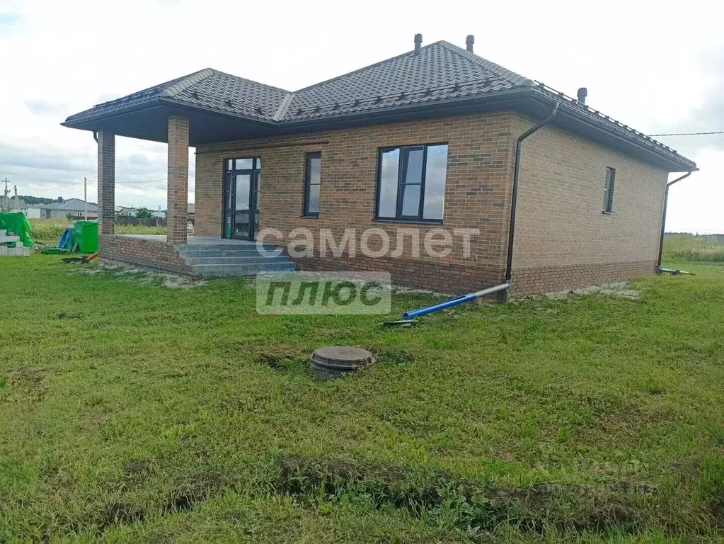 Дом в Курская область, Курский район, Моковский сельсовет, д. 1-я ... - Фото 1