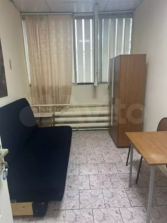 Комната 15 м в 3-к., 4/4 эт. - Фото 0