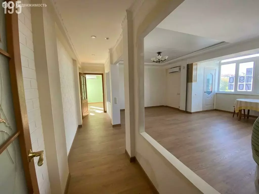 3-комнатная квартира: Феодосия, Симферопольское шоссе, 42А (93.8 м) - Фото 1