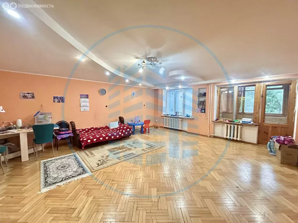 3-комнатная квартира: Ессентуки, улица Маяковского, 24 (99.4 м) - Фото 0