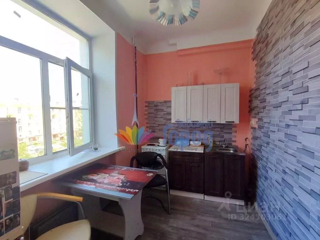 3-к кв. Кемеровская область, Новокузнецк ул. Ушинского, 4А (60.4 м) - Фото 1