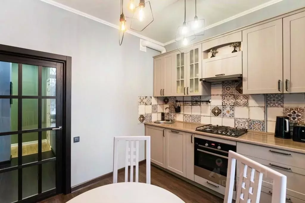 2-к кв. Омская область, Омск Тимуровский проезд, 3 (62.1 м) - Фото 0