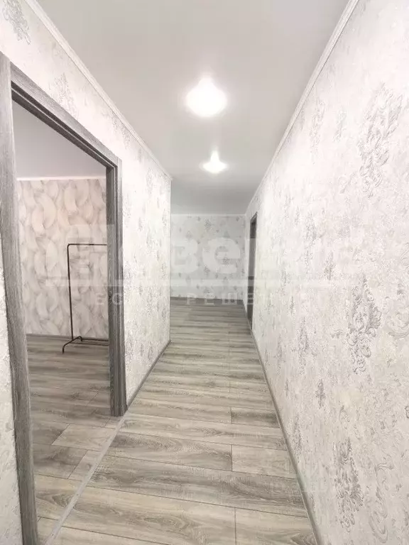 3-к кв. Омская область, Омск просп. Королева, 16 (60.0 м) - Фото 1