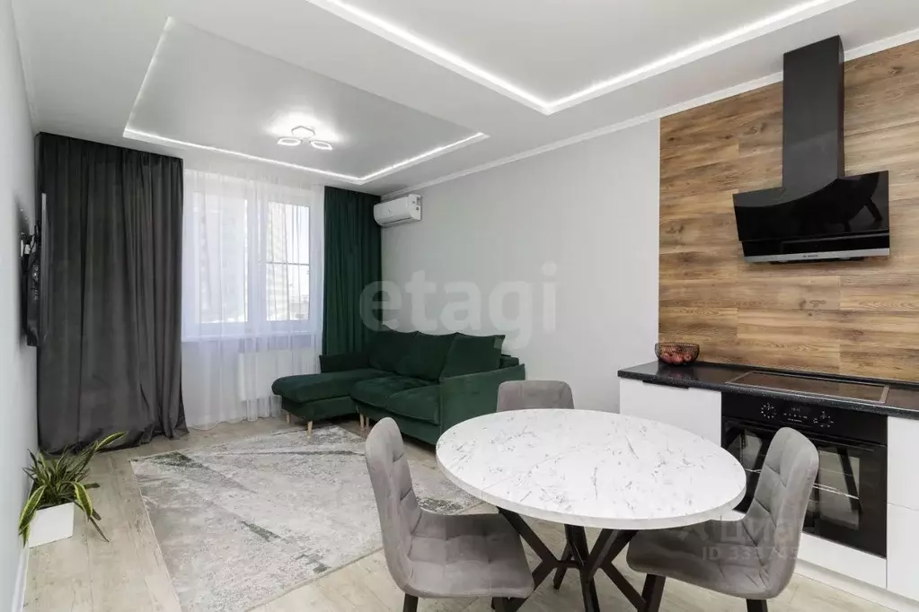 3-к кв. Тюменская область, Тюмень ул. Тимофея Чаркова, 81к2 (72.8 м) - Фото 1