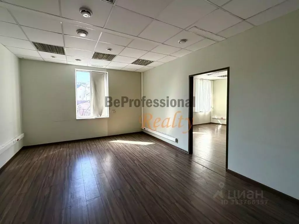 Офис в Москва ул. Остоженка, 28 (248 м) - Фото 1