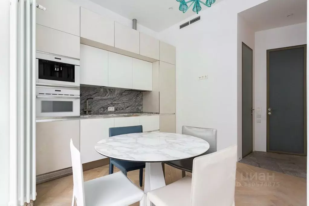 3-к кв. Москва ул. Ефремова, 10к2 (76.0 м) - Фото 1