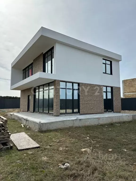 Дом в Севастополь ул. 2-я Беговая (234 м) - Фото 1