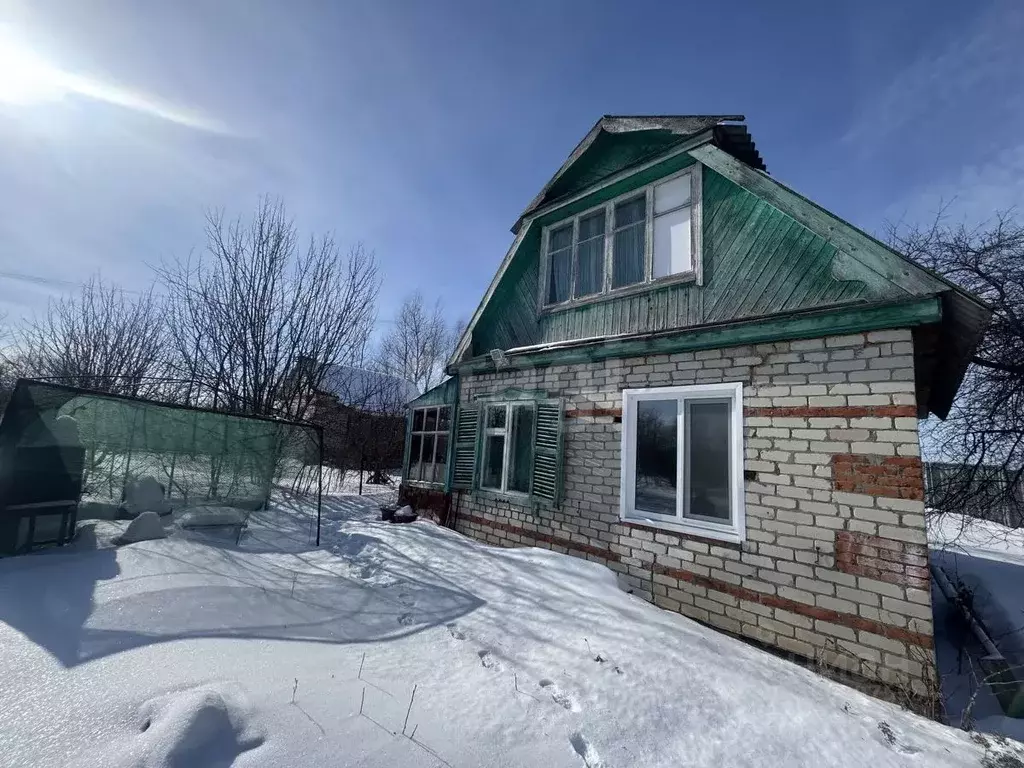 Дом в Саратовская область, Марксовский район, Приволжское ... - Фото 1