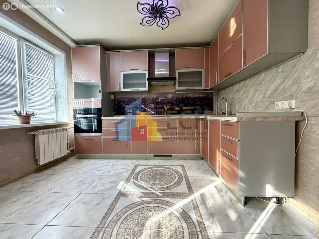 3-комнатная квартира: Новомосковск, улица Орджоникидзе, 5 (60.6 м) - Фото 1