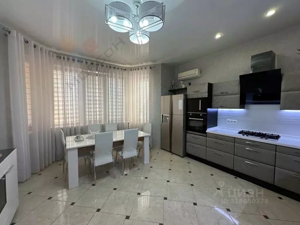 Дом в Краснодарский край, Краснодар ул. Седина, 31 (218 м) - Фото 1