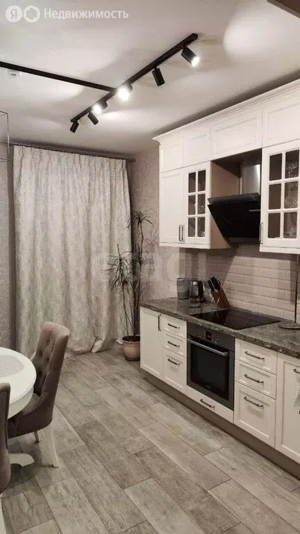 2-комнатная квартира: Пермь, улица Революции, 52В (62 м) - Фото 1