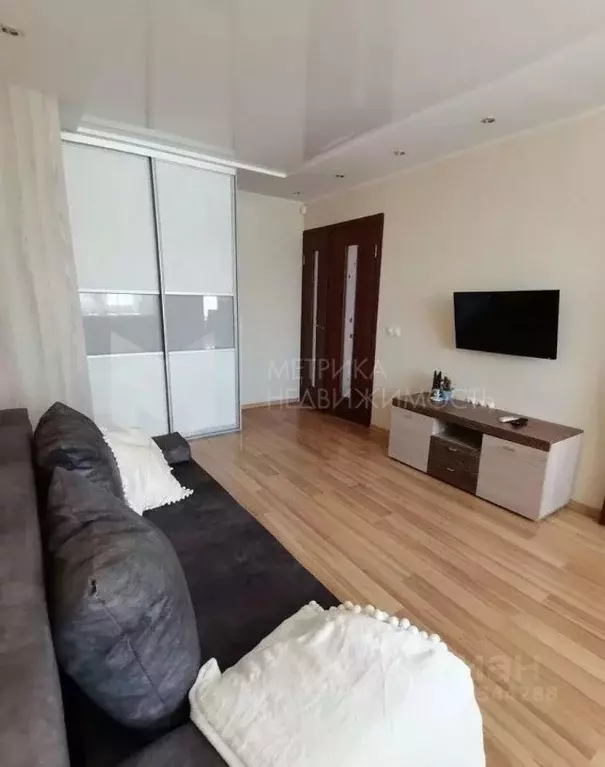 1-к кв. Тюменская область, Тюмень ул. 50 лет Октября, 24 (39.1 м) - Фото 1