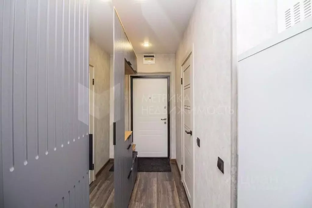 Студия Тюменская область, Тюмень ул. 9 Января, 160к2 (22.15 м) - Фото 1