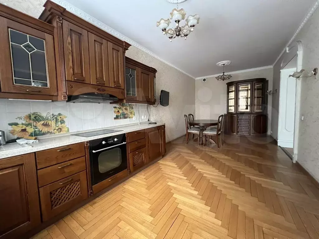 3-к. квартира, 170м, 3/6эт. - Фото 0